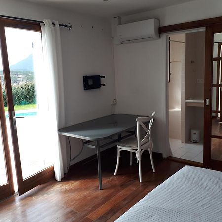 Bed and Breakfast L'Oustaou De L'Estama Rocbaron Exterior foto